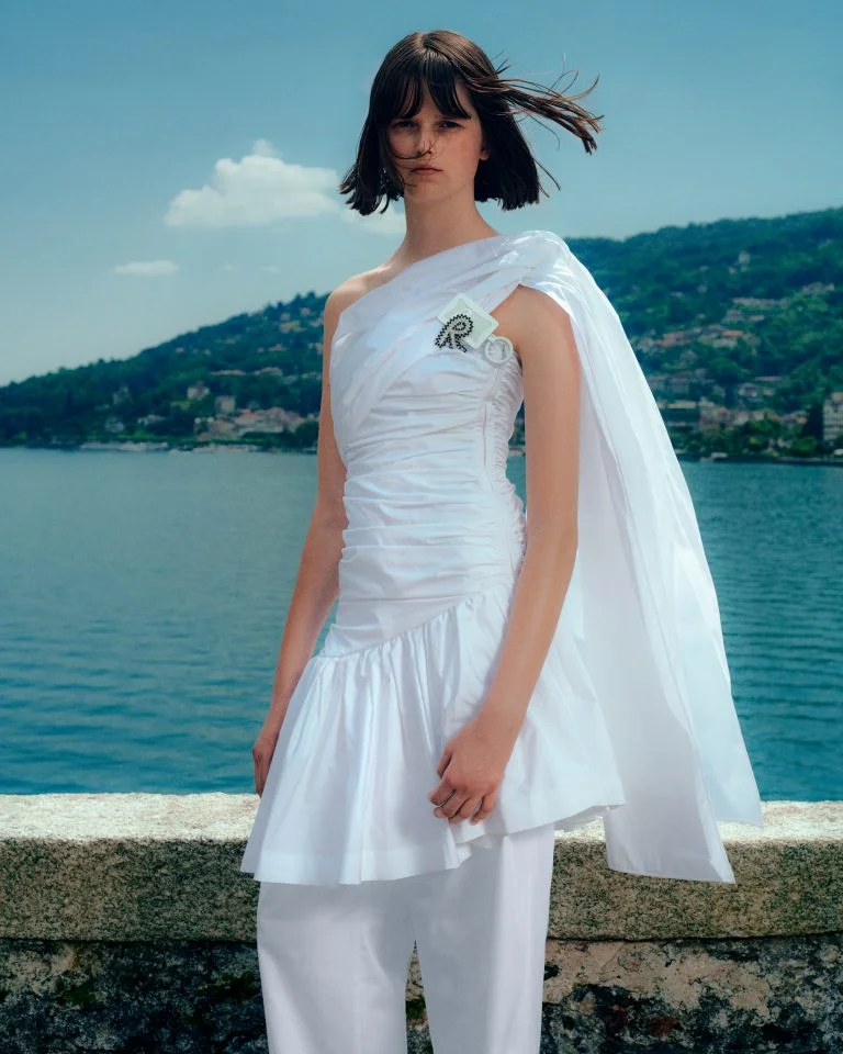 Rochas - To The Moon Studio - Production and Casting Company